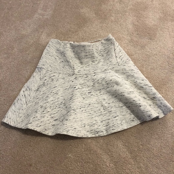Aritzia skirt - Picture 1 of 3